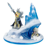 Lil' Champions Snow Fight Arthas 7.5in. Statue - Vue de côté