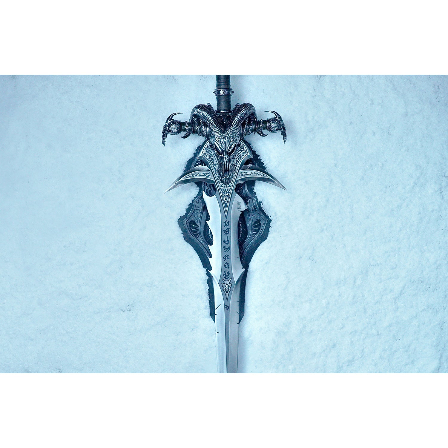 World of Warcraft Frostmourne Replica Wall Mount – Blizzard Gear 